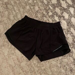 Lululemon black Hotty Hot Low-Rise Shorts size 6 tall
